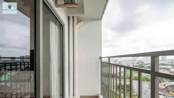 Deluxe Apartment, 1 King Bed, Non Smoking, City View | Terrace/patio