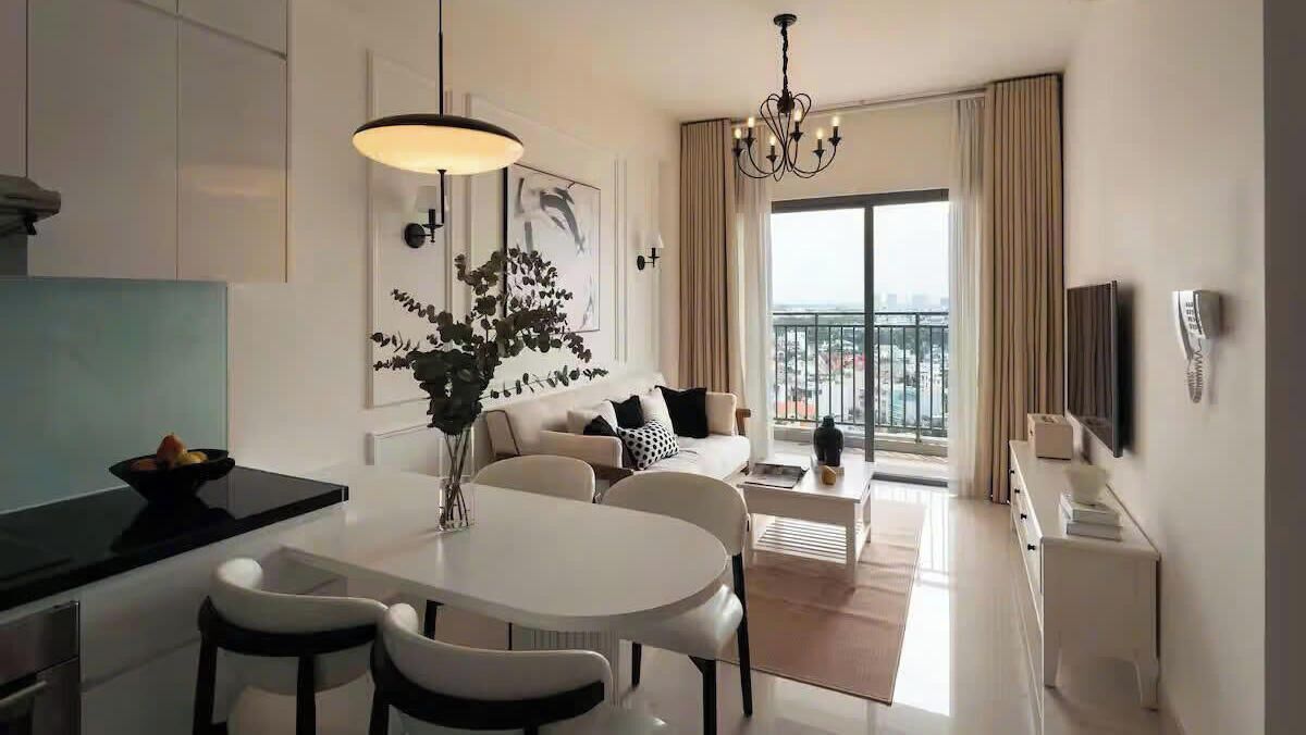 Premium-Apartment, 2 Schlafzimmer, Küche, Stadtblick | Wohnbereich | 16-Zoll-Fernseher mit Digitalempfang