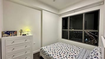 华丽公寓, 3 间卧室, 厨房, 城市景观 | 迷你吧、熨斗/熨衣板、免费 WiFi、床单
