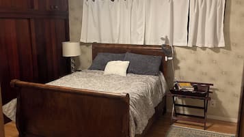1 bedroom, iron/ironing board, Internet, bed sheets