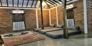 Skrivebord og wi-fi (inkludert)