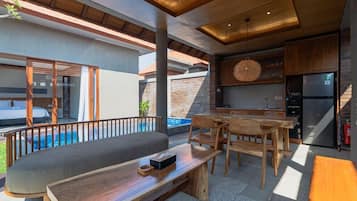 Cottage Deluks, 1 Tempat Tidur Queen, Bebas Asap Rokok, pemandangan kolam renang | Wi-Fi gratis