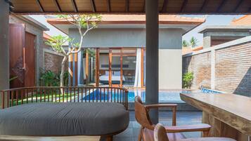 Deluxe Cottage, 1 Queen Bed, Non Smoking, Pool View | Free WiFi