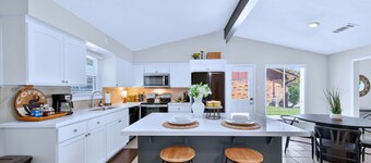 4Br La Porte Private Sanctuary:  Grill |  Backyard | Office