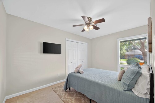 4Br La Porte Private Sanctuary:  Grill |  Backyard | Office