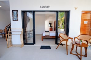 Standard Room | Terrace/patio - Crystal Flow Guest House & Apartment Canggu (Canggu)