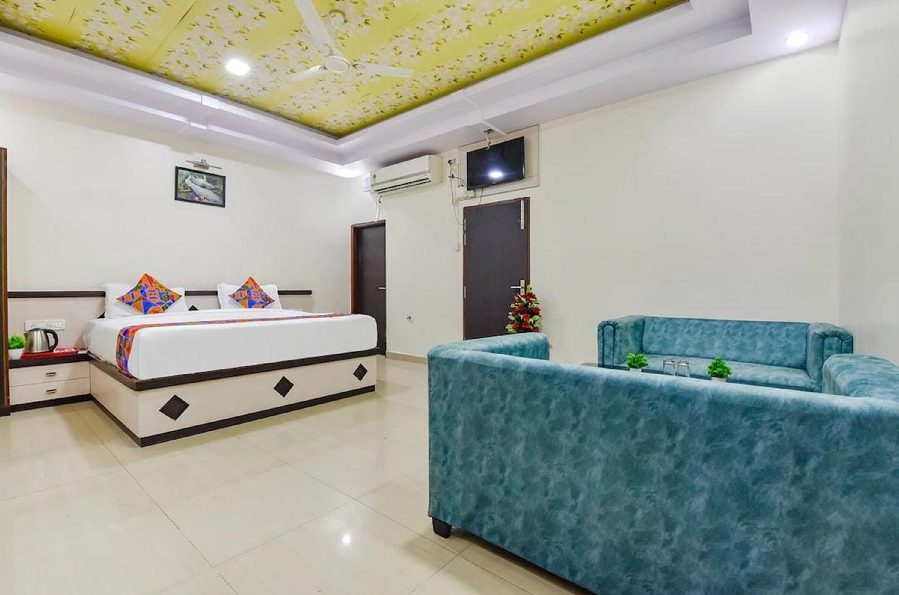 Skrivebord og wi-fi (inkludert)