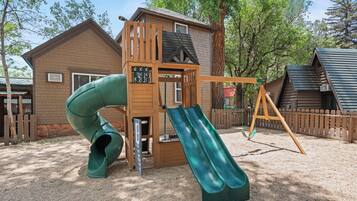 Außen-Kinderspielplatz