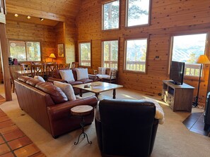 Smart TV - NEW! Big with VIEWS, 11 beds, hot tub, pool table (Breckenridge)