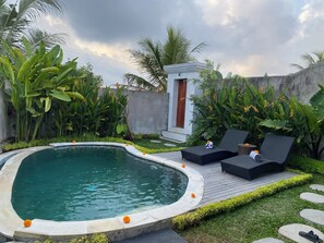 Outdoor pool, pool loungers