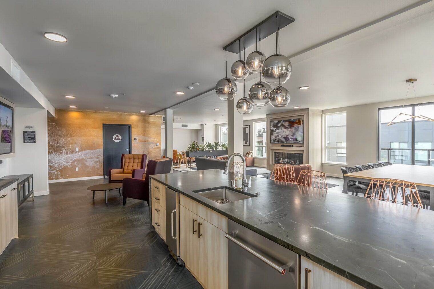 المنشأة من الداخل