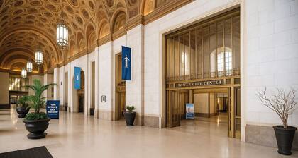 Spacious Downtown Sq Stadium, Casino, R&R HoF