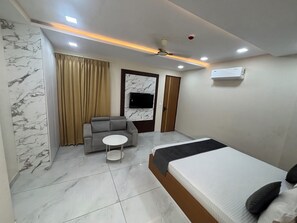 Desk, free WiFi - Hotel Arsh Rukmani (Jaipur)