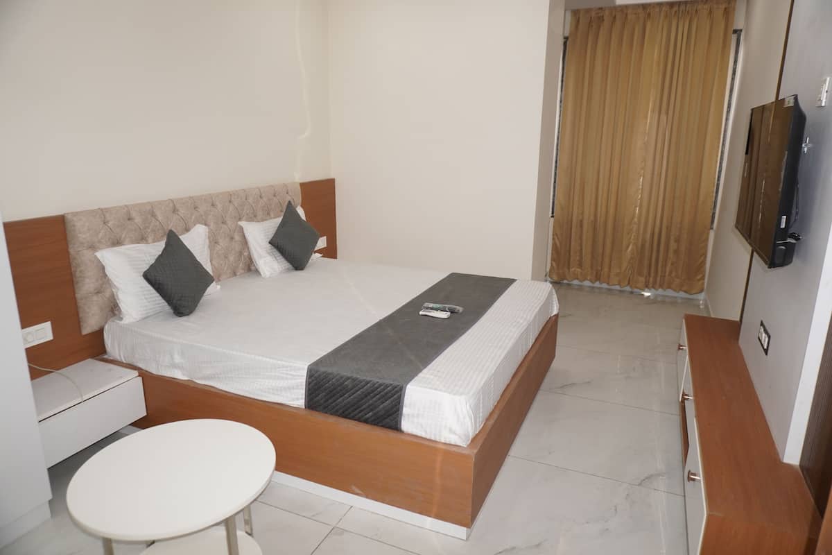 Deluxe Double Room | Desk, free WiFi