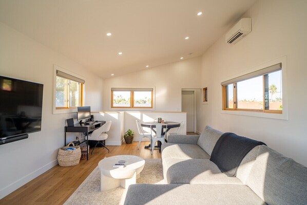 Smart TV, video library