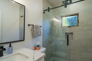 Shower, hair dryer, towels - Modern 2BR Heart of South Park Walkable With W/D (San Diego)