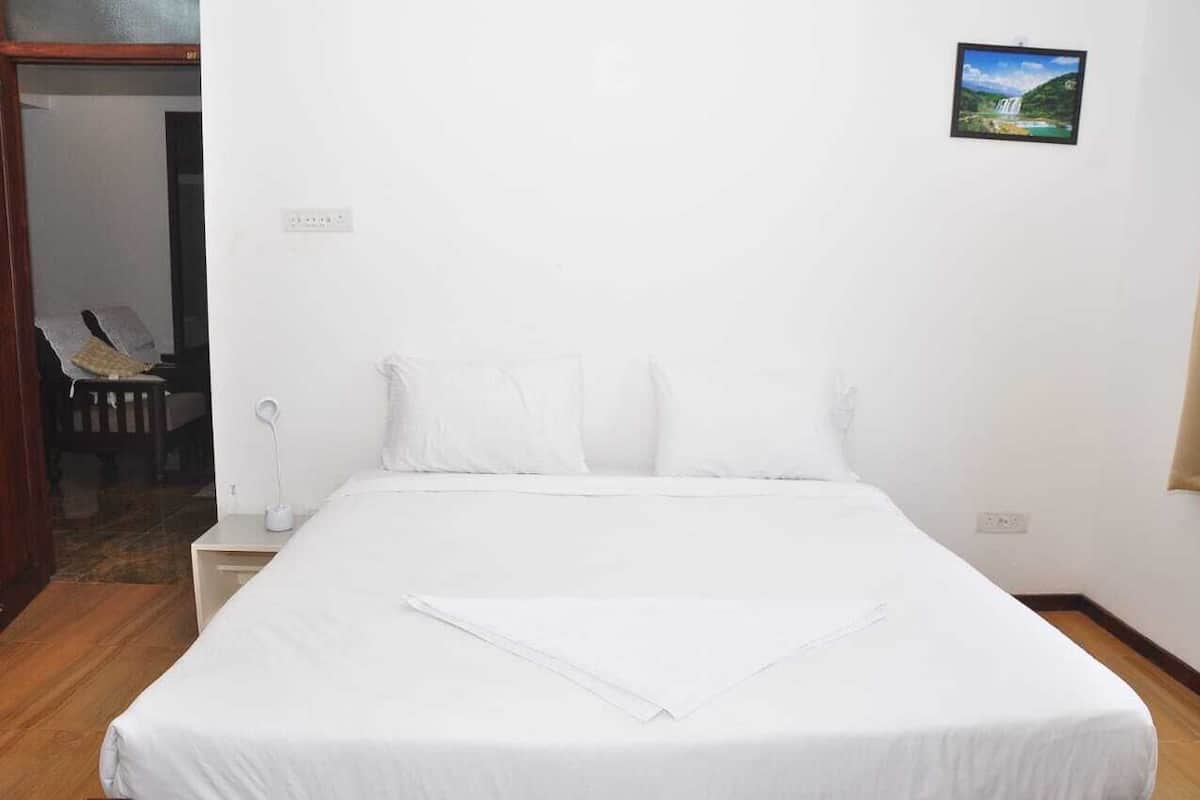Quarto casal luxo | Wi-Fi de cortesia, roupa de cama