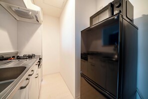 Fridge, microwave, stovetop, toaster