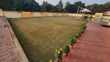 Children’s play area – outdoor