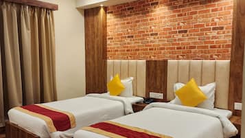 Executive Suite, Balcony | Free WiFi
