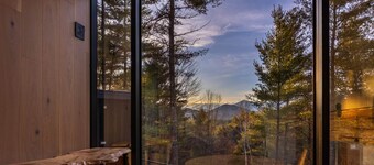 ÖÖD Whiteface at Jay - Scandinavian Mirror Cabin