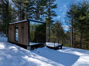 Exterior - ÖÖD Whiteface at Jay - Scandinavian Mirror Cabin (Jay)