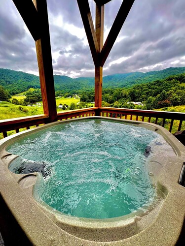 Fox Run Log Cabin~ LUXE~Asheville~Dutch Cove