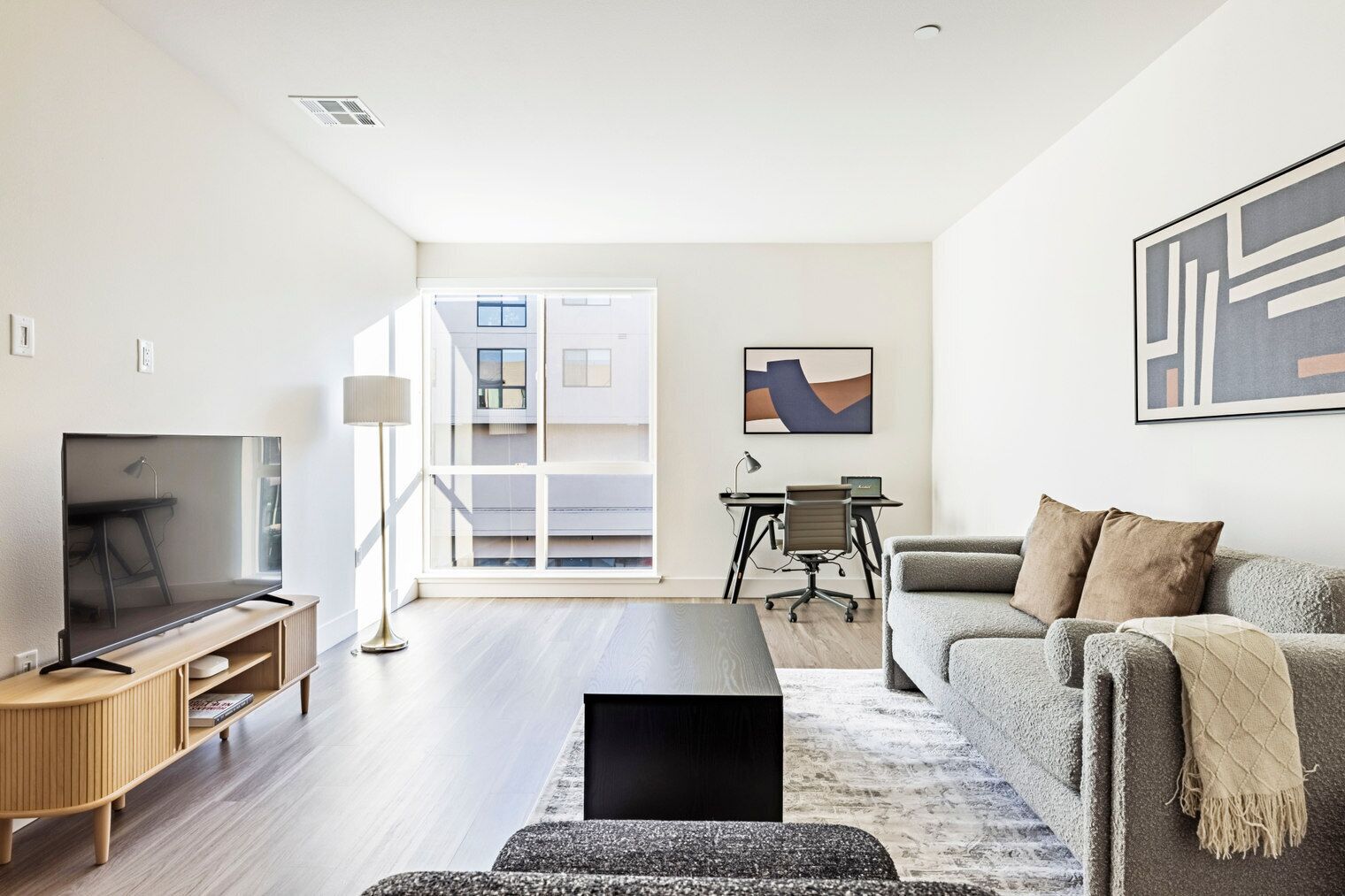 Télévision, chaîne hi-fi