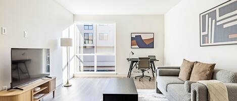 Télévision, chaîne hi-fi