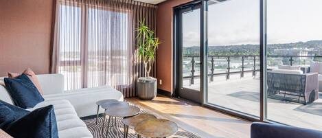 Télévision, chaîne hi-fi