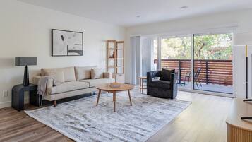 Fernseher, Stereoanlage