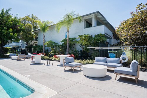 Blueground | Cupertino, pool, nr Memorial Park