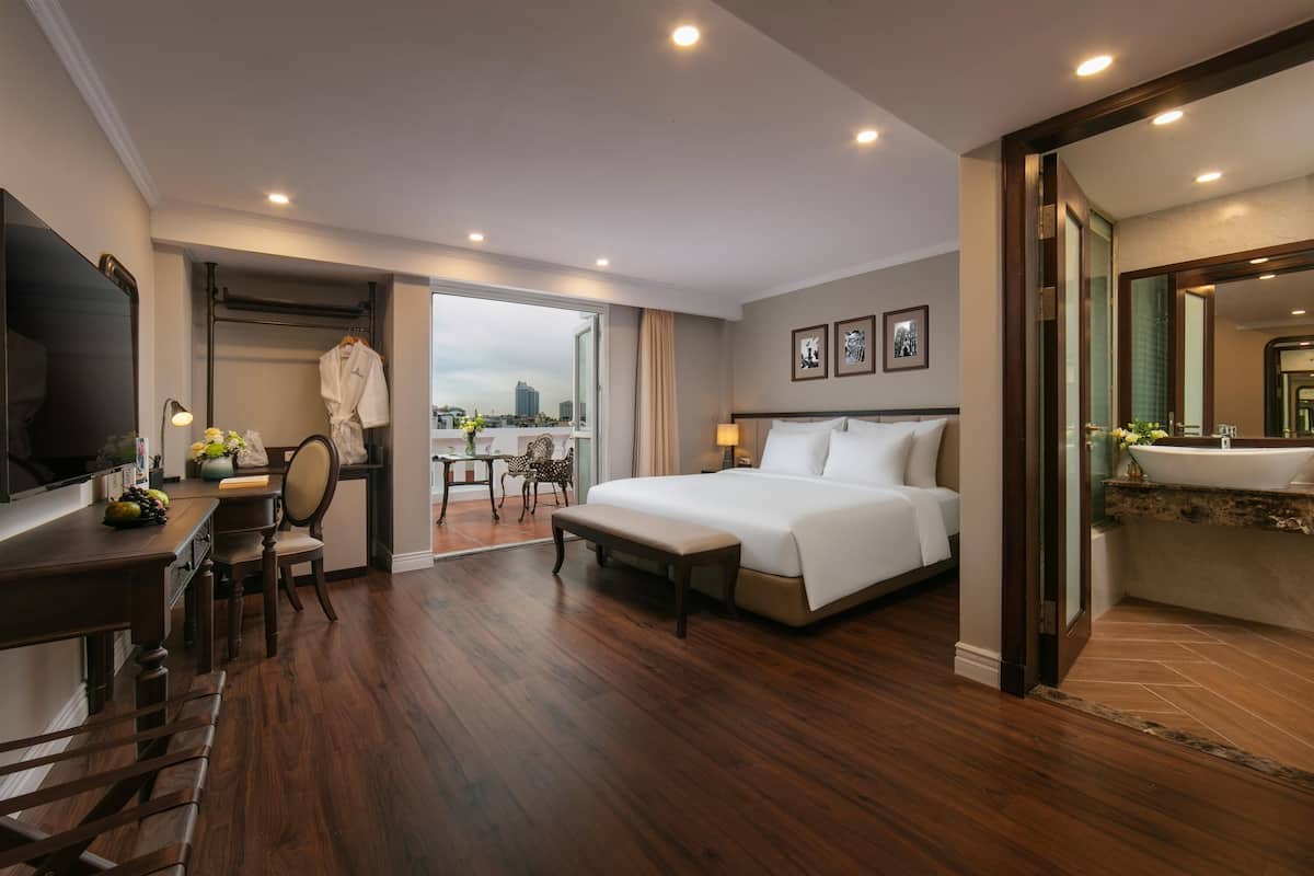 Habitación de lujo (Terrace Suite) | Caja fuerte, escritorio, espacio para trabajar con un portátil