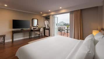 In-room safe, desk, laptop workspace, blackout curtains