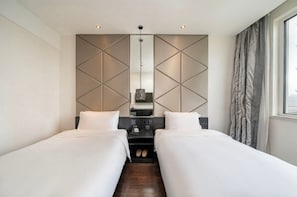 Standard-Zweibettzimmer | Allergikerbettwaren, Minibar, Schreibtisch, kostenloses WLAN