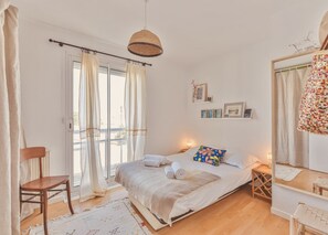 Departamento | 2 habitaciones y tabla de planchar con plancha 