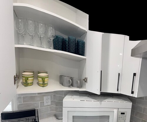 Beautiful Renovated Bi-level  Home close to shopping, transit, & Rec Centre