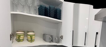 Beautiful Renovated Bi-level Home close to shopping, transit, & Rec Centre