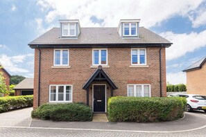 Exterior - Modern Family Retreat Nr Beaches and Marina (Birdham)