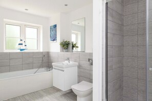 Douche, serviettes fournies