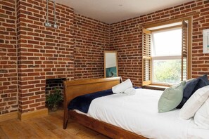 4 bedrooms, iron/ironing board, travel crib, WiFi