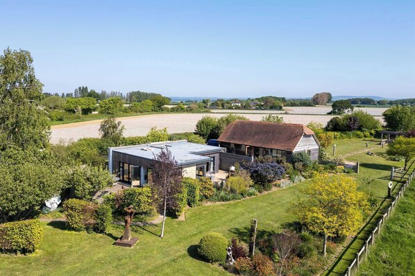 Exterior - Spacious Coastal Retreat for 10 in West Wittering (West Wittering)