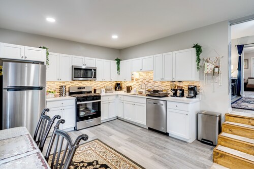 1 Mi to Dtwn Elgin: Dutch Colonial w/ Lovely Patio