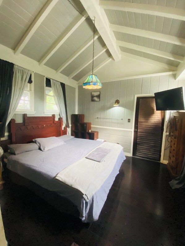 4 dormitorios, tabla de planchar con plancha, wifi y ropa de cama