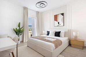 2 bedrooms, desk, iron/ironing board, WiFi