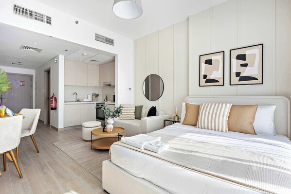 Desk, iron/ironing board, WiFi, bed sheets