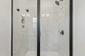 Maison en rangée | Salle de bain | Articles de toilette (gratuits), serviettes fournies, savon, shampooing