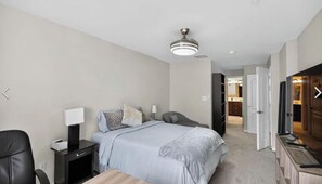 3 bedrooms, desk, iron/ironing board, free WiFi