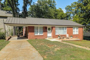 Exterior - Downtown Home! Walk to Oxford Square & Ole Miss (Oxford)