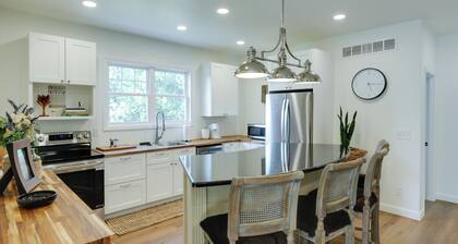 1 Block to Loveland Bike Trail: 'The Frog Man Inn'